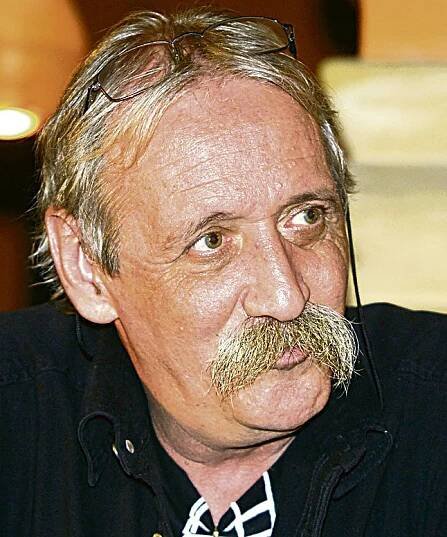 Olda Říha se s Dědkem rozloučil až hodinu po obřadu