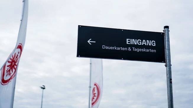 Beschilderung im Stadion