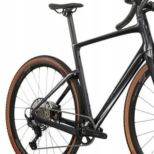 Gravelové kolo Kross Esker RS 1.0 velikost L 28 palců, granátově černý lesk Kód výrobce KRRR1Z28X20M007143
