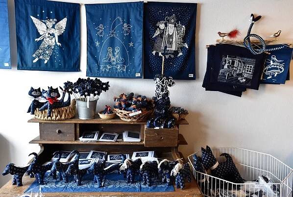 Danzinger, workshop, blueprint, fabric, printed canvas, blueprint products, shop. Four kilometres of canvas are printed annually by the oldest domestic blueprint workshop. Last year it celebrated 200 years of its existence. The workshop in Olešnice, Blansko (pictured on 21 January 2017) has been run by the Danzinger family for five generations, using equipment that is more than a hundred years old.