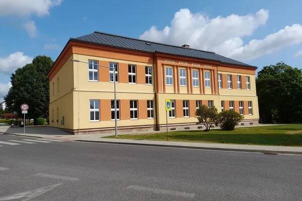 ZŠ a MŠ Josefa Šíra, Horní Branná foto 1