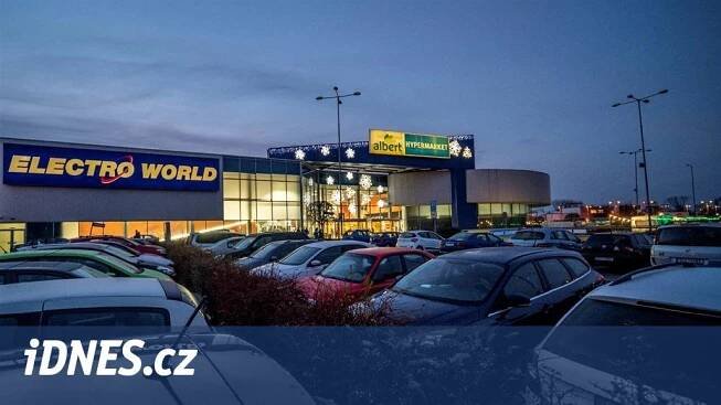 Oprava pardubického hypermarketu zahýbá s parkováním, nabídne ho levně - iDNES.cz