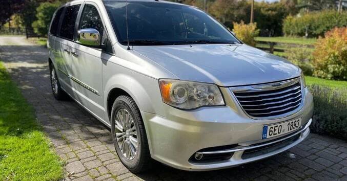 Bazar: prodej Chrysler Town & Country 3.6 v6 limited (grand voyager) 211kW automat, ojeté, benzín, rok 2011 - Portál řidiče