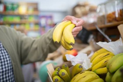 Jak můžete v domácnosti využít slupky od banánů: Hnojivo a pleťová maska není jediné využití