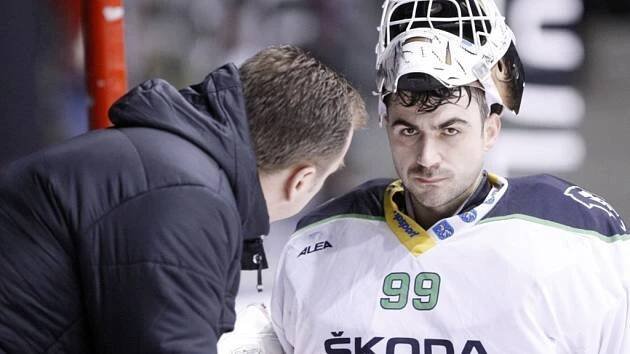 O brankářské dvojici je jasno. Do Pardubic se vrací Martin Růžička