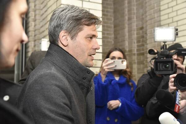 FOTO: Do štábu generála Petra Pavla přijel i Marek Hilšer, který ho veřejně podpořil v druhém kole prezidentských voleb. – stránka 2