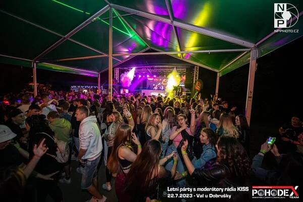 Letní párty s moderátory rádia KISS, 22.07.2023 - Val u Dobrušky | POHODEX TEAM