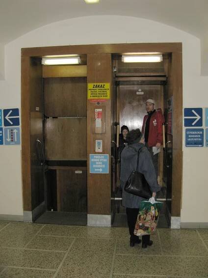 Soubor:Paternoster kartouzska.jpg – Wikipedie