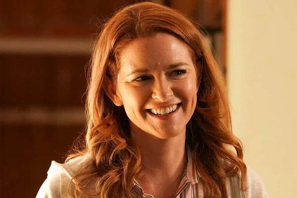 Sarah Drew previews April's 'Grey's Anatomy' return, 'brain-exploding' season finale
