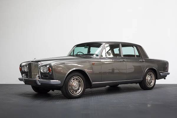 Twentieth Century Rolls-Royce and Bentley motor cars for sale at Ranmore Service & Engineering, Surrey U