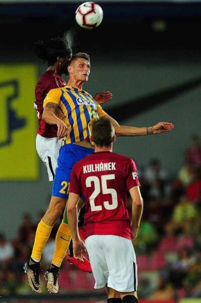 Fotbalové utkání Fortuna ligy mezi celky AC Sparta Praha a SFC Opava 21. července v Praze. Václav Juřena vs. Costa.