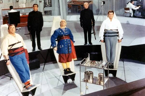 Fantomas se zlobí - Z filmu - Jacques Dynam, Henri Attal, Louis de Funès, Dominique Zardi, Jean Marais
