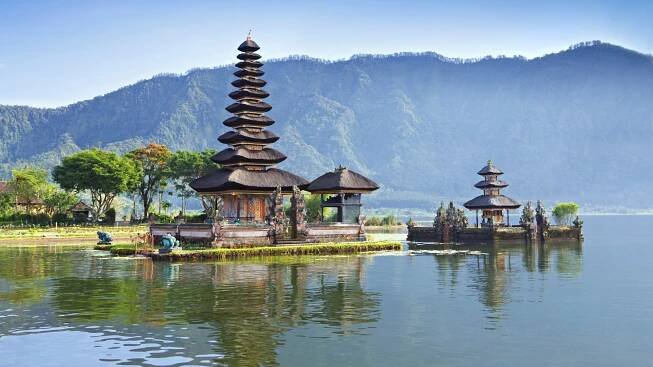 Indonésie - Bali - vodní chrám Ulun Danu