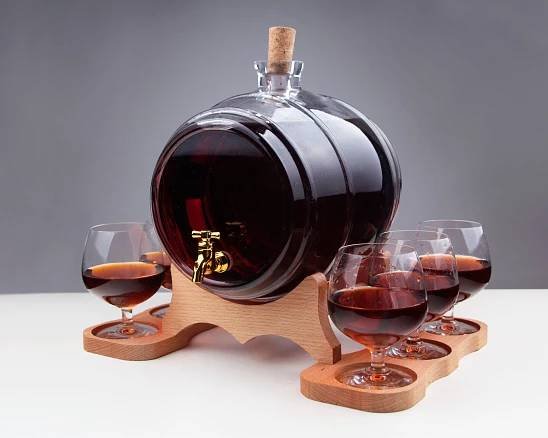Skleněný sud 10L průhledný s dřevěným podstavcem, kohoutkem a vínovými sklenicem