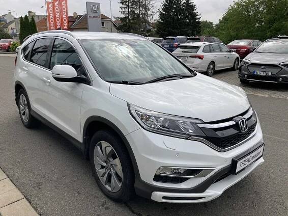 Ojetá Honda CR-V kompaktní SUV. Zde nakupte ojetý vůz Honda Approved. 