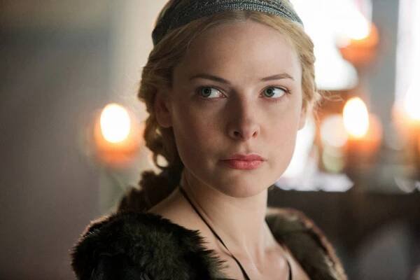 Bílá královna - Z filmu - Rebecca Ferguson