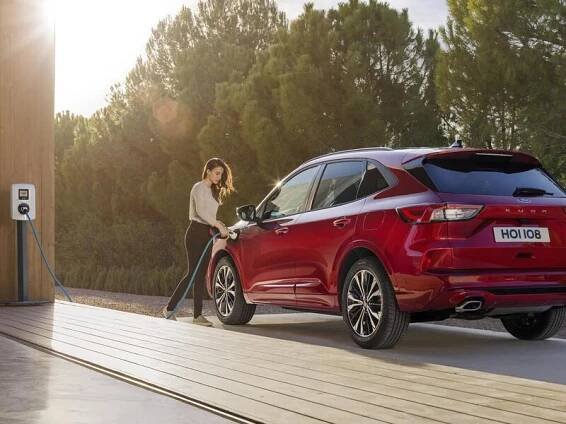 Plug-in hybrid je řešením na krátké i dlouhé cesty - Portál řidiče