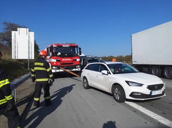 Hromadná nehoda na D1 u Ostrovačic: omezený průjezd, zatím jeden zraněný