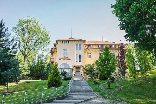 Lázeňský areál | Lázně Mšené, a.s., OFICIÁLNÍ STRÁNKY