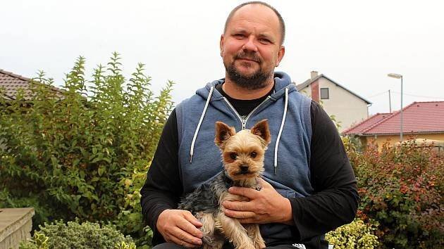 Nevzdal se ani po ochrnutí. Macháček trénuje Práče a stará se o umělku