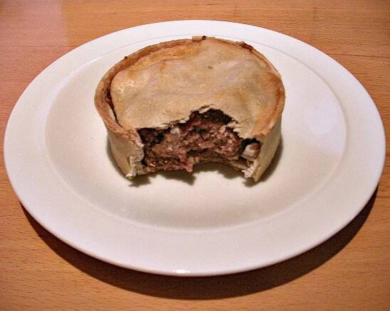 Soubor:Scotch pie dissection.jpg – Wikipedie