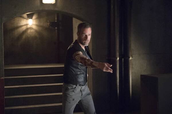 Arrow - Návrat do života - Z filmu - JR Bourne