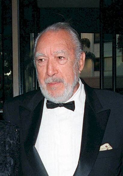 Anthony Quinn: *21.4.1915 – †3.6.2001, americký filmový, divadelní a televizní herec