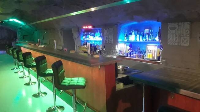 Gay Klub DOWN | Gay Bar & Club UP&DOWN Prague