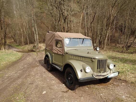 Automobil GAZ-69 - vozidla přátel