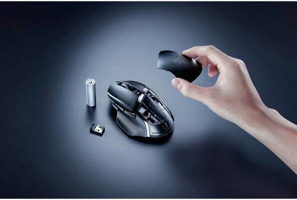 RAZER Basilisk V3 X HyperSpeed optická ergonomická herní myš, přenos Bluetooth®, 7 tlačítko, 18000 dpi, černá