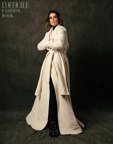 AU50_LOFFICIEL_FASHION_BOOK_COBIE_SMULDERS_3 _COBIE_SMULDERS photo retouched