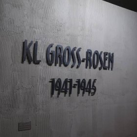 Tajná podzemní továrna Osowka a koncentrační tábor Gross-Rosen | Lukáš Lev - Průvodce Terezín