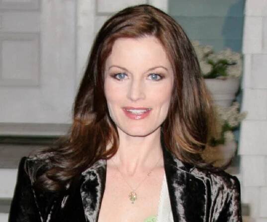 Laura Leighton Biography - Facts, Childhood, Family Life & Achievements