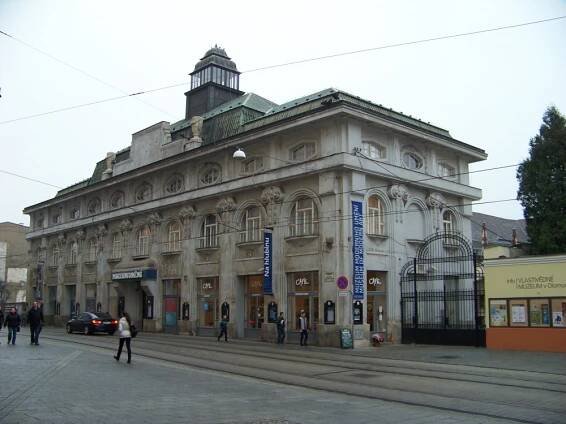 Zástupci Muzea umění Olomouc požadují odstoupení ministra kultury