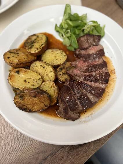 Rodinná restaurace Na Schůdkách, Tlučná