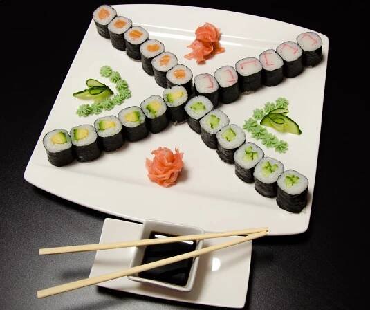 Sushi sety: 20 až 31 kusů, varianta s polévkou Miso i vegetariánská