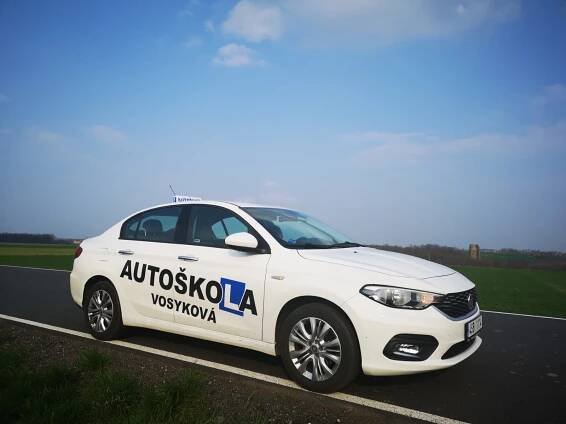 AUTOŠKOLA VOSYKOVÁ – s dlouholetou tradicí – Stochov, Kladno, Slaný, Nové Strašecí – učebna Kladno a Čelechovice
