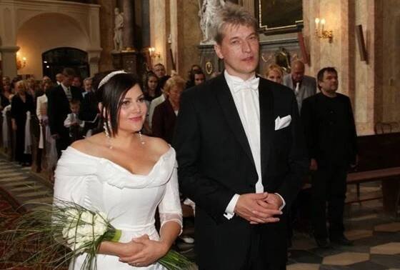 Ilona Csáková a Radek Voneš byli oddáni v kostele ve Vranově u Brna.