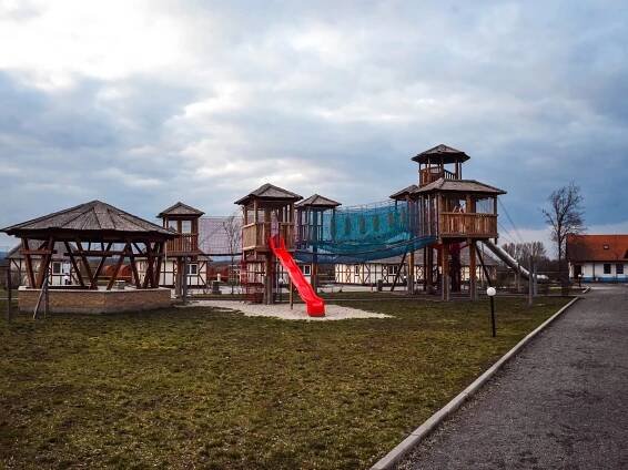 4camping pohotovost OSTROŽSKÁ NOVÁ VES - Slovácký dvůr s.r.o. | 4camping.cz
