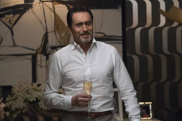 Grand Hotel - Smokeshow - Z filmu - Demián Bichir