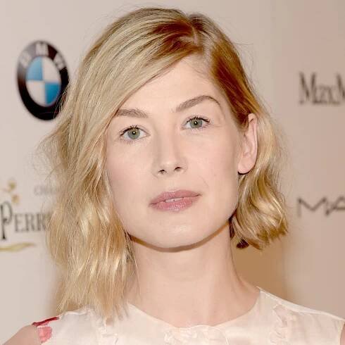 Rosamund Pike reveals terrifying moment her phone was snatched by a mugger
