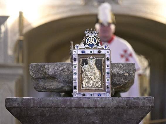 Na počest svatého Václava: Prahou prošel průvod s palladiem země české