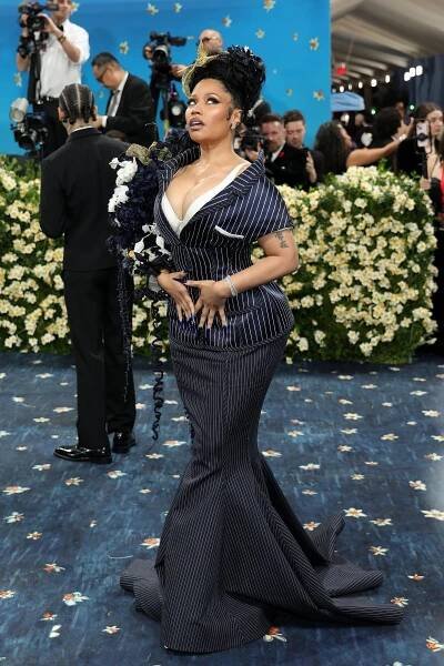 GettyImages-2213624511-Stars-Command-the-2025-Met-Gala-Red-Carpet-Photos-of-Celebrity-Arrivals-