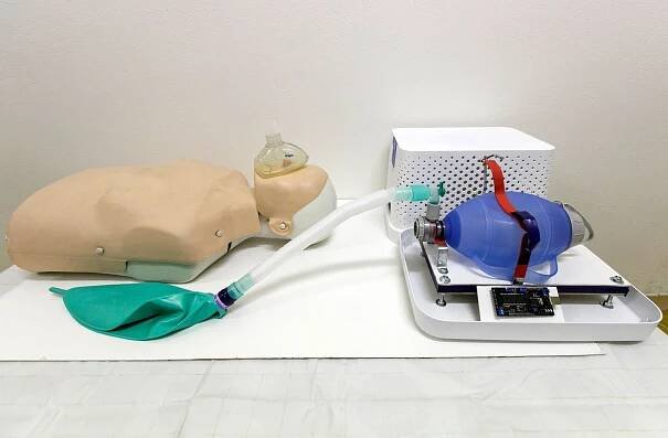 Místo půl milionu dva tisíce! Slováci vyvinuli levný plicní ventilátor