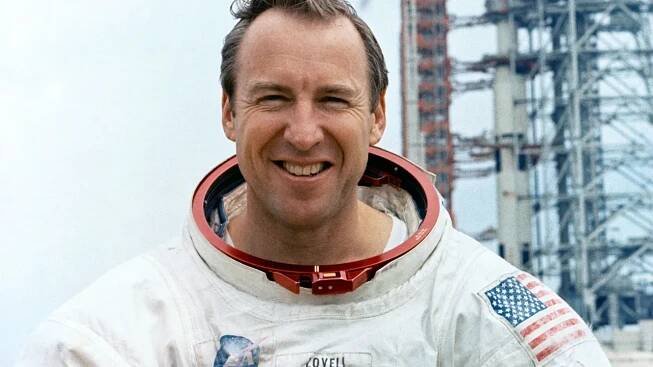 Jim Lovell, Apollo 13 Commander Who Thrived Under Pressure, Dies at 97