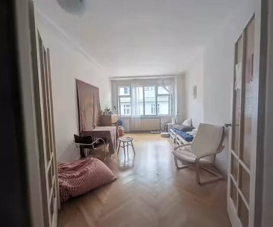 Work-friendly room in hipster-town