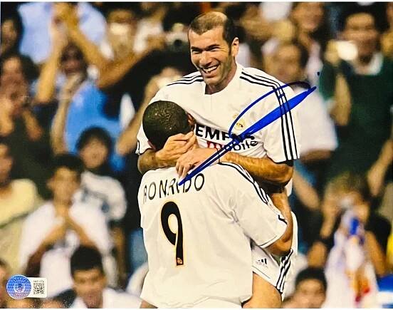 Zinedine Zidane Signed 11x14 Photo Real Madrid France Beckett Witnessed