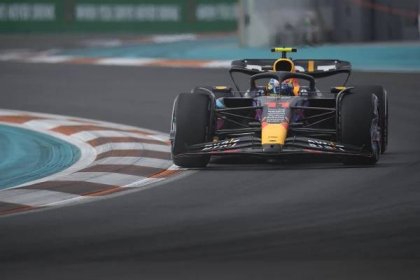 F1 Miami Grand Prix LIVE RESULTS: Verstappen WINS big race after starting in ninth, Hamilton down in SIXTH - updates | The