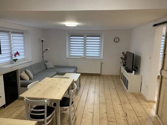 Kuchyň s obývacím pokojem - apartmán k pronájmu Fryšava pod Žákovou horou - foto 3