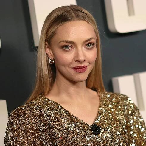 "That Product Takes Me Right Back": Amanda Seyfried on the Mean Girls Beauty Staple She Still Swears By Today